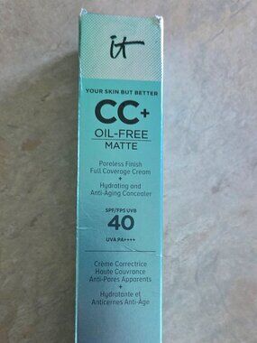It CC+ Oil-Free Matte